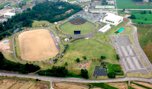 丸山総合公園野球場