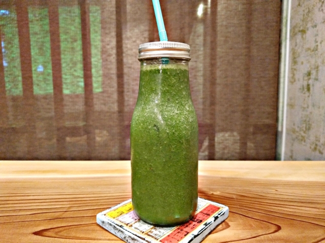 Green Smoothie × bar