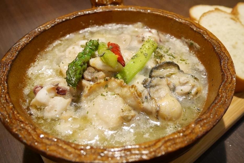 鉄板ダイニングあきもと