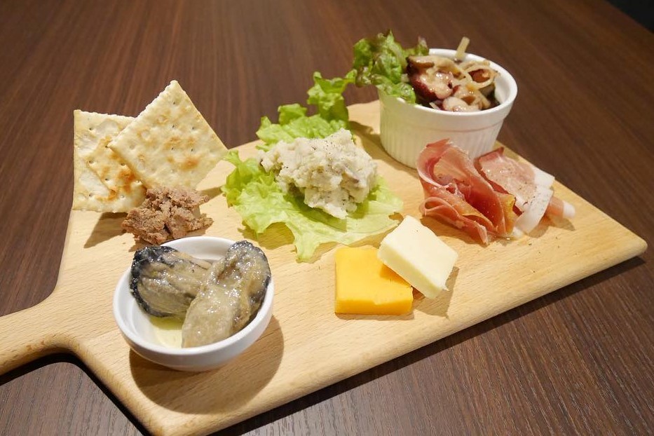 鉄板ダイニングあきもと