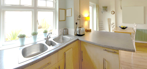 株式会社スモア