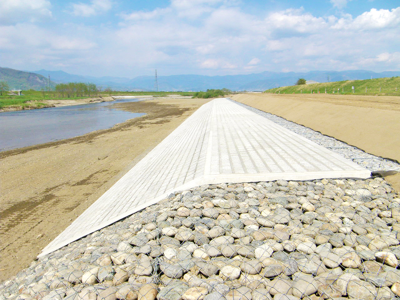 株式会社飯塚工業