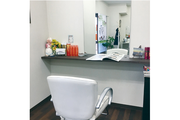 カット・カラーサロン 奈奈