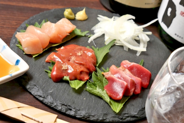 焼鳥逸品料理 と金