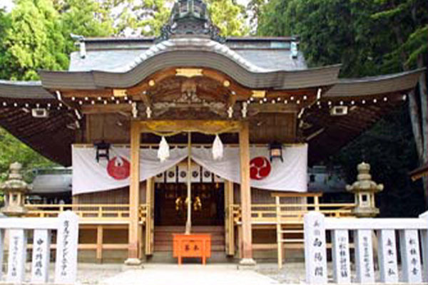 湯泉神社