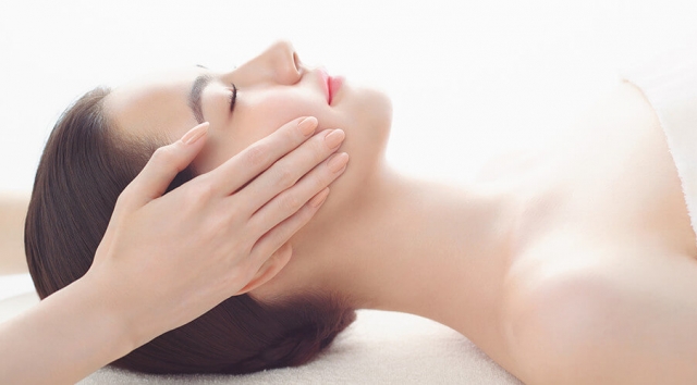 POLA エステイン エミ