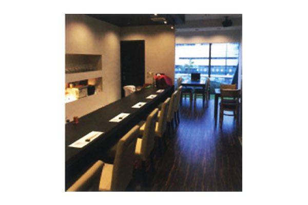 ワイン割烹 旬菜 華いち