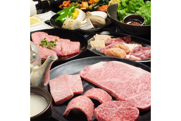 焼肉・ホルモン よつば