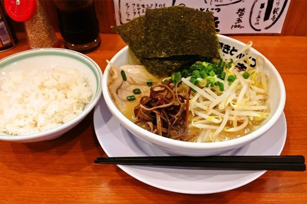 九州釜焚きとんこつらーめん ガッキ