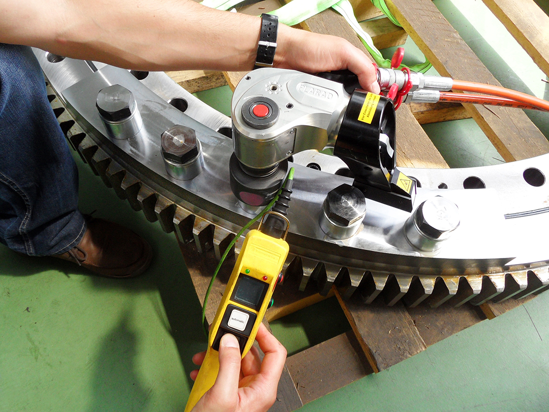 株式会社日本プララド