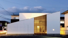 株式会社 ロイヤルホームズ