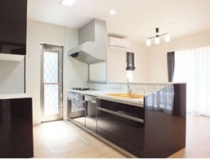 株式会社クリエイト