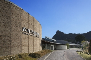 武雄市図書館