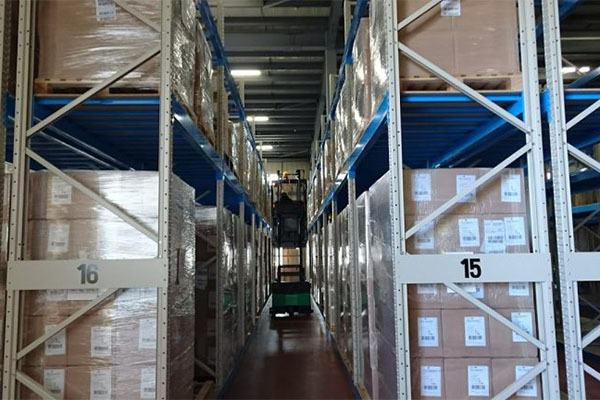 白金運輸株式会社