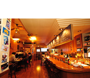 カフェ & バール エムラインマーケット