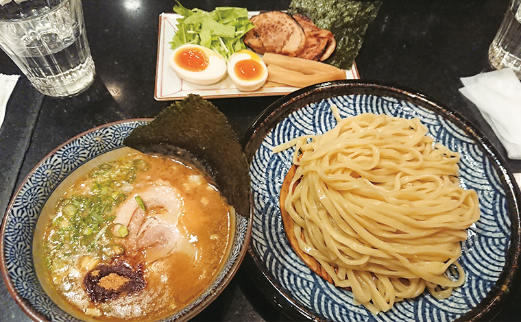 青山焼鳥倶楽部らーめんつけ麺